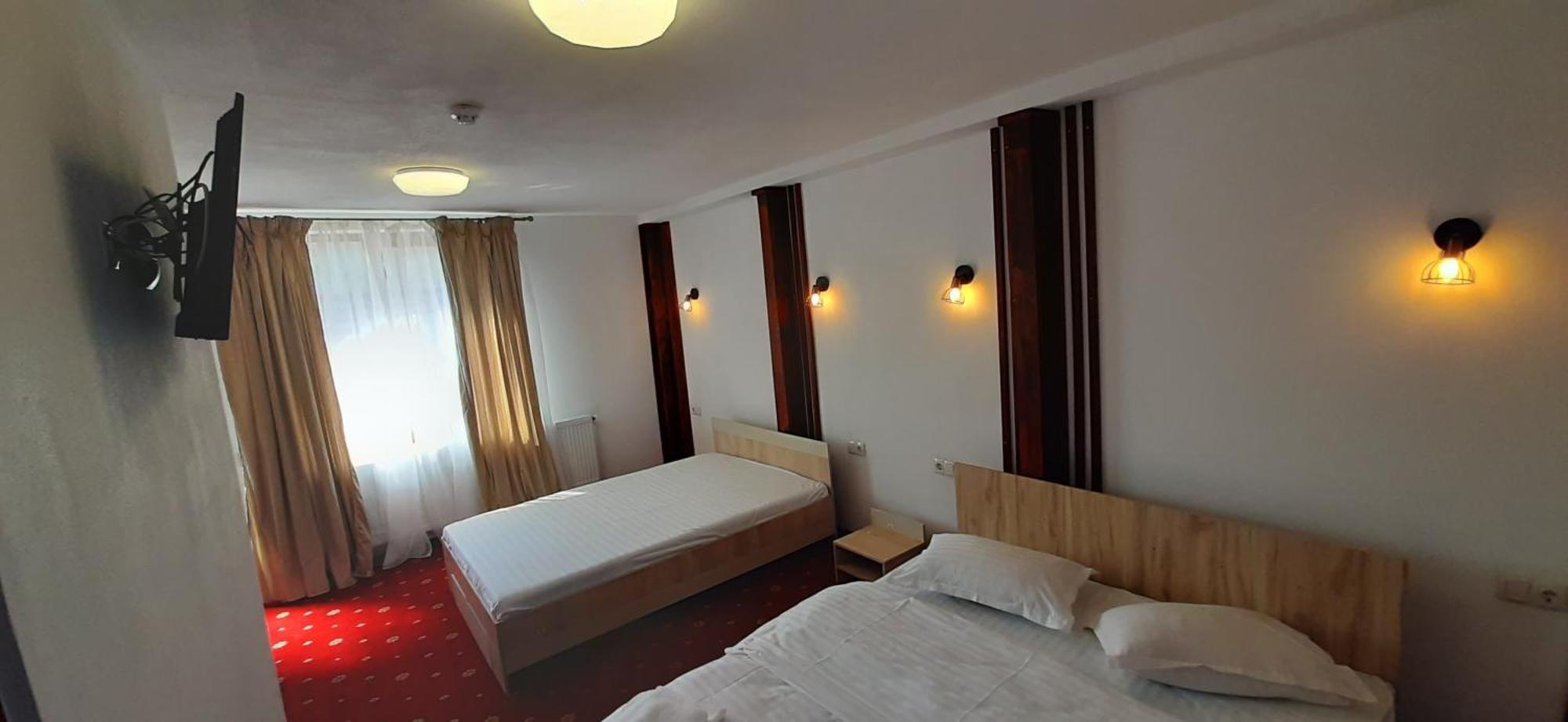 Pensiunea Montan Din Bran,Sat Simon Spa Indoor บราน ภายนอก รูปภาพ